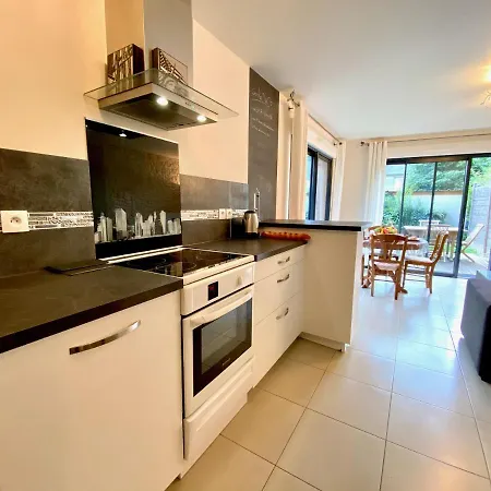 Le Neptune, Avec Parking Et Jardin Proche Universite Daire