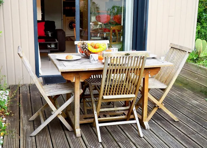 Le Neptune, Avec Parking Et Jardin Proche Universite * كان